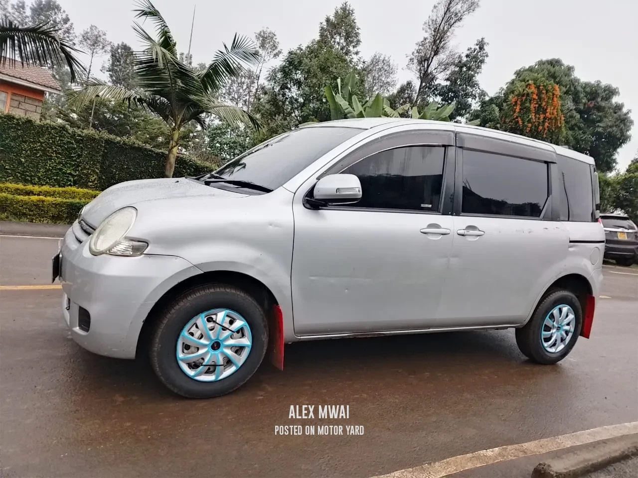 Toyota Sienta 2016 Silver