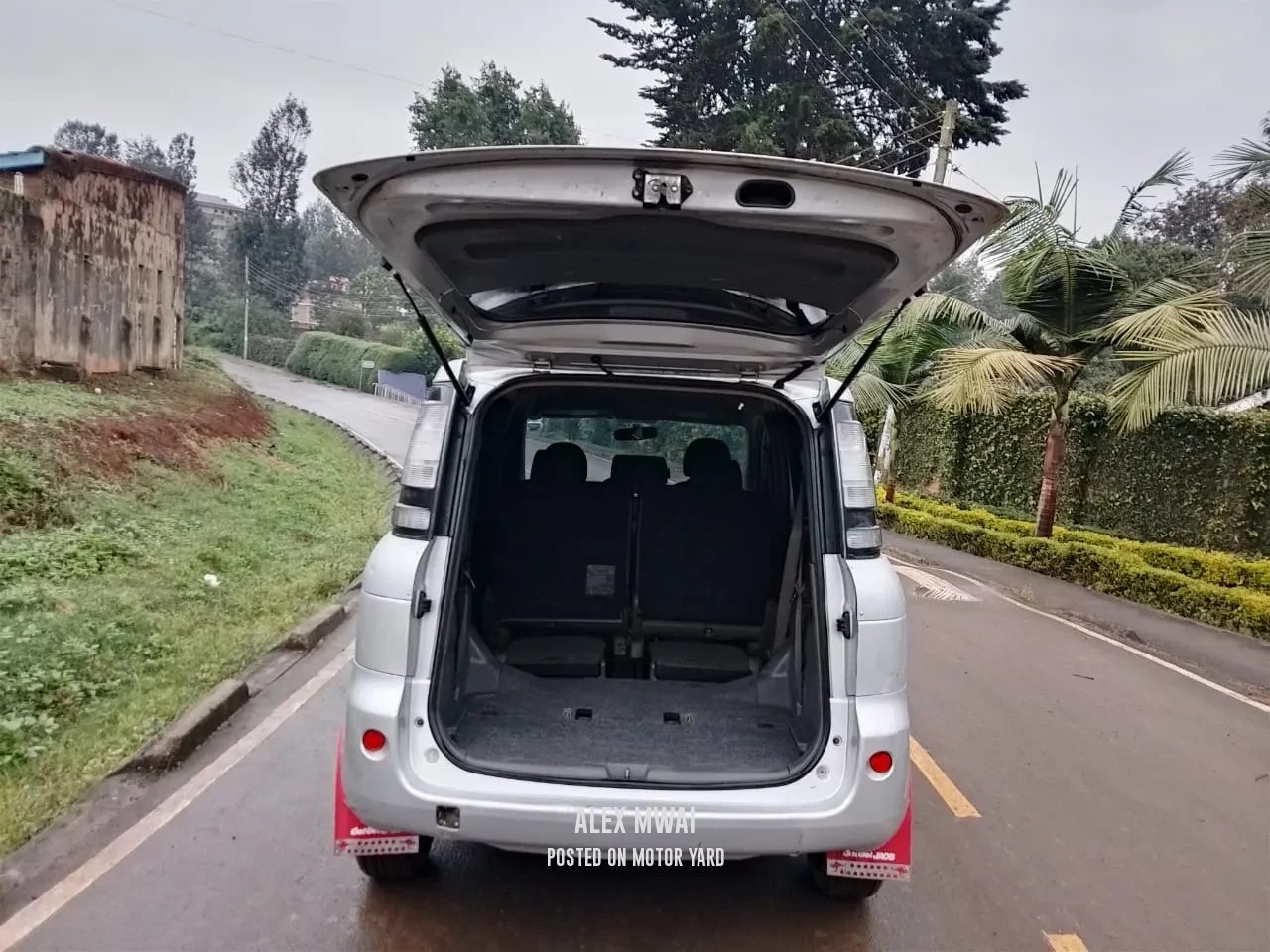 Toyota Sienta 2016 Silver