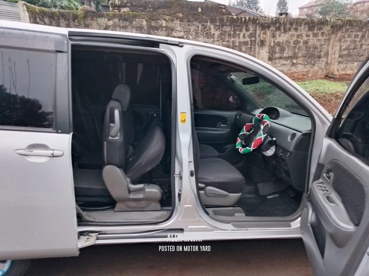 Toyota Sienta 2016 Silver