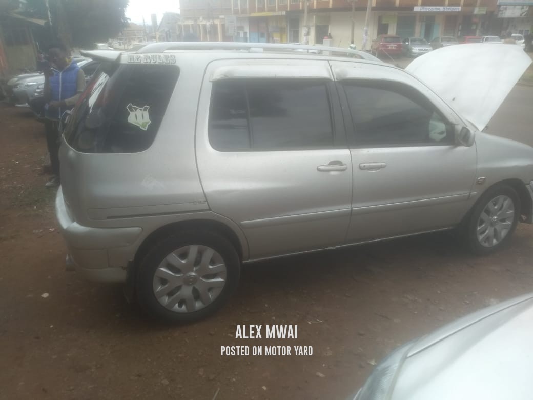 Toyota Raum 2016 Silver