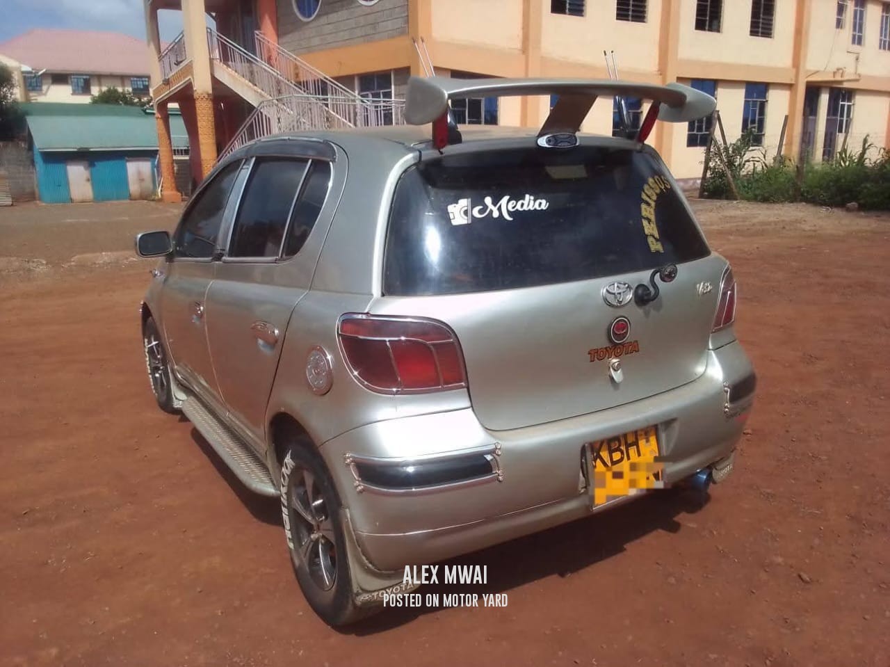 Toyota Vitz 2012 Silver