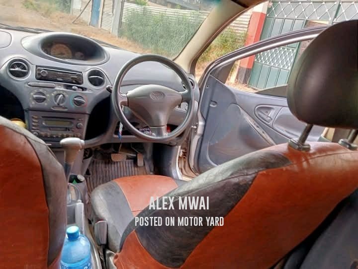 Toyota Vitz 2015 Silver