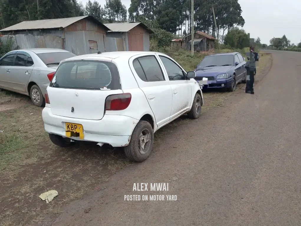 Toyota Vitz 2015 White