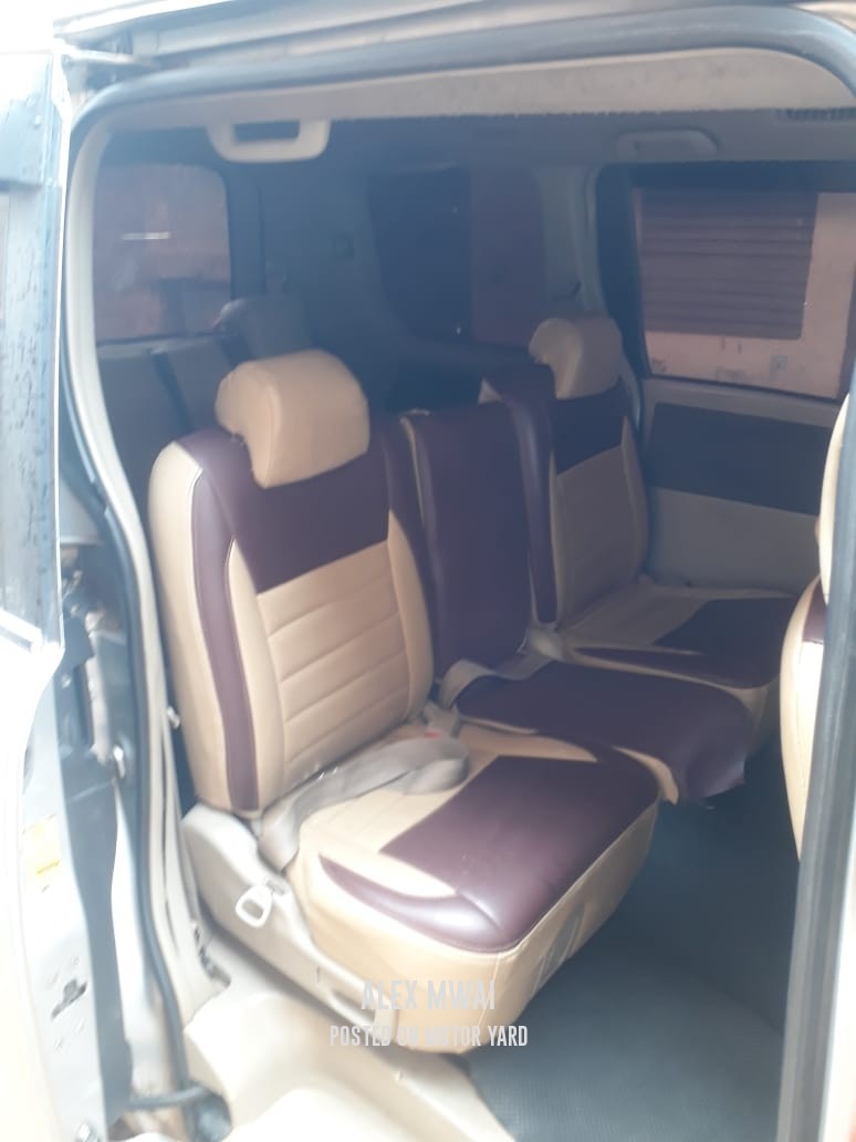 Toyota Noah 2012 Silver