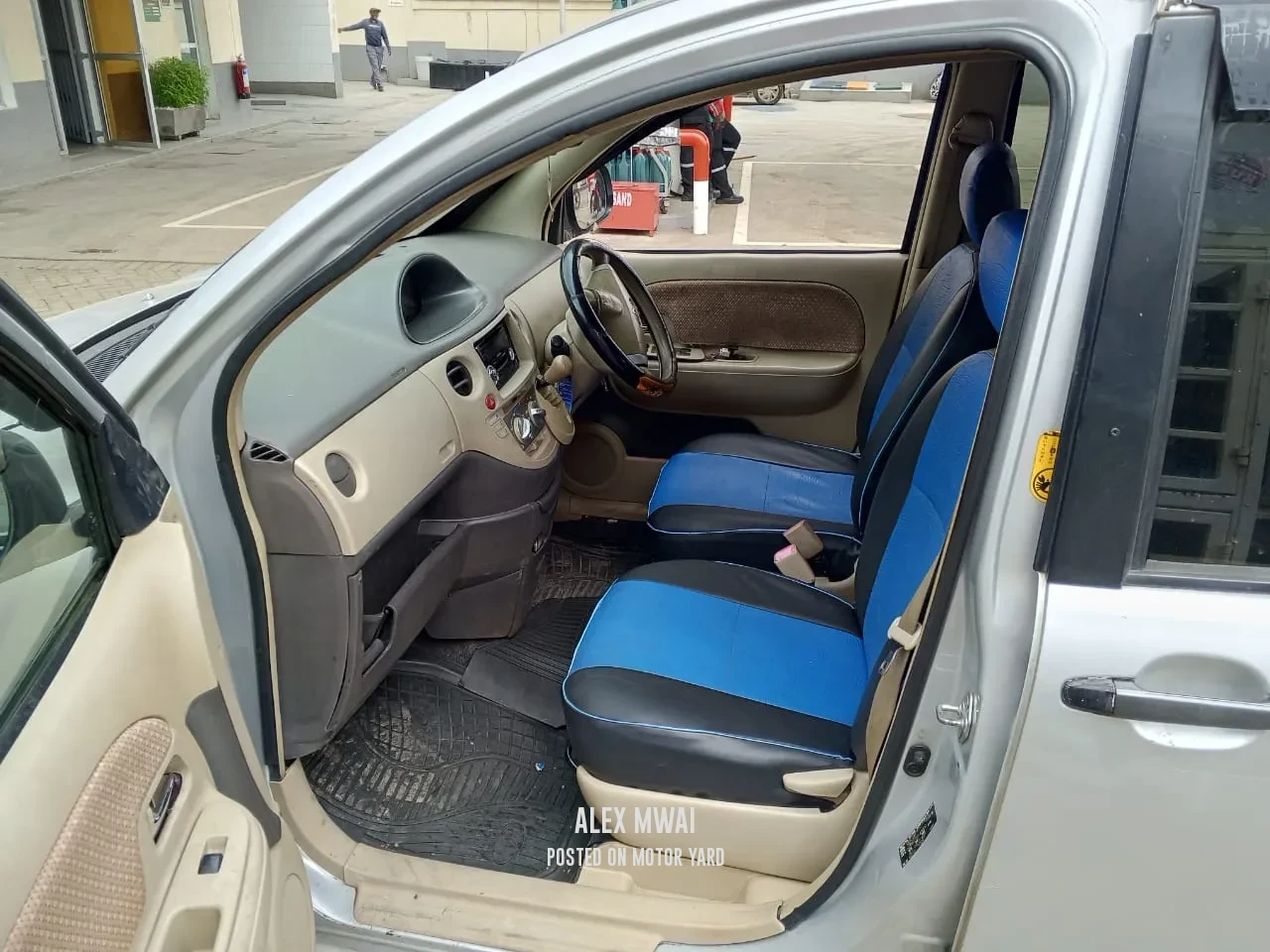 Toyota Sienta 2015 Silver