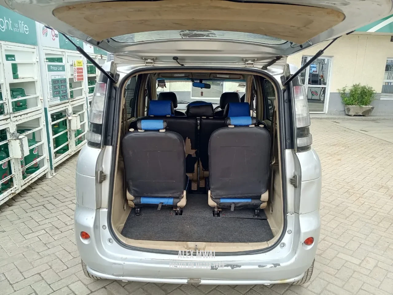 Toyota Sienta 2015 Silver