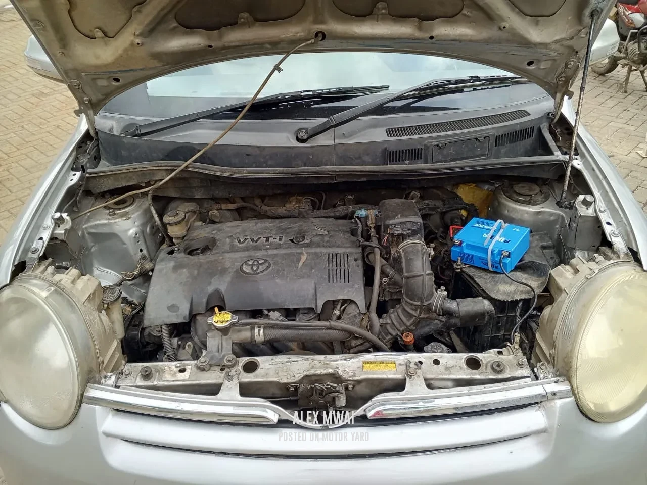 Toyota Sienta 2015 Silver