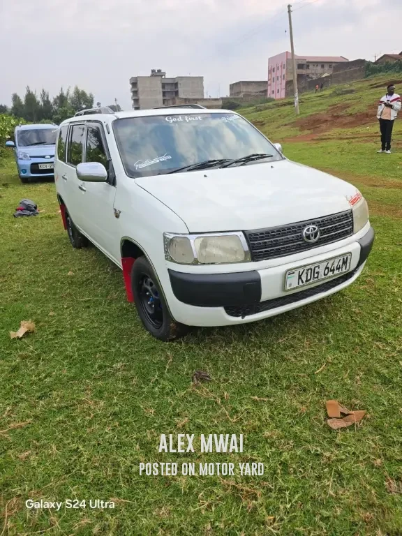 Toyota Succeed 2015 Silver