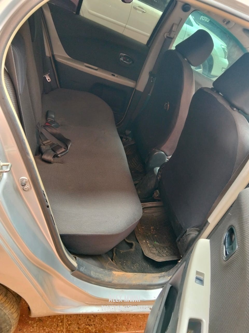 Toyota Vitz 2017 Silver