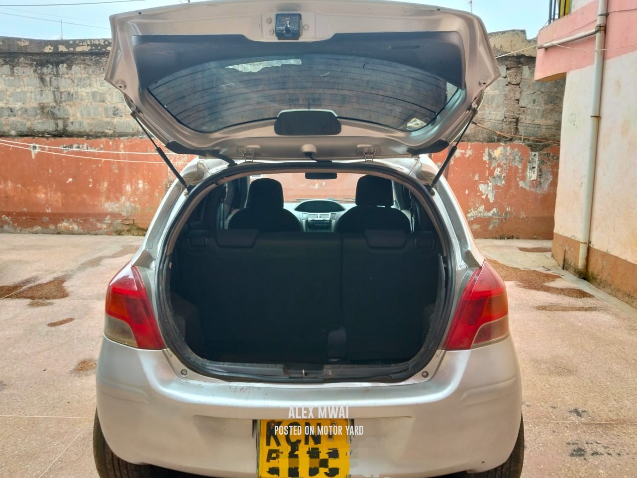 Toyota Vitz 2017 Silver