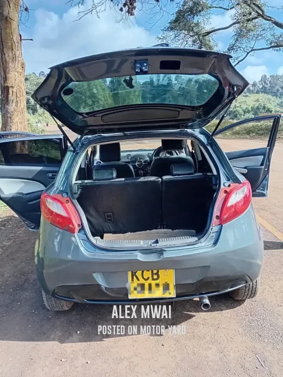 Mazda Demio 2016 Grey