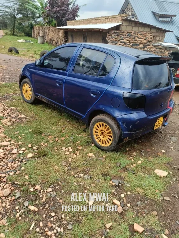 Toyota Vitz 2013 Blue