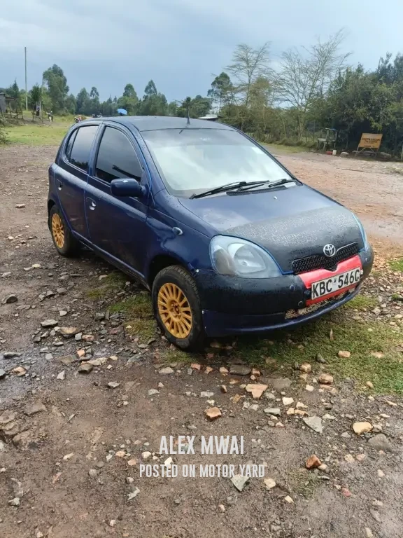 Toyota Vitz 2013 Blue