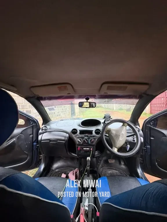 Toyota Vitz 2013 Blue