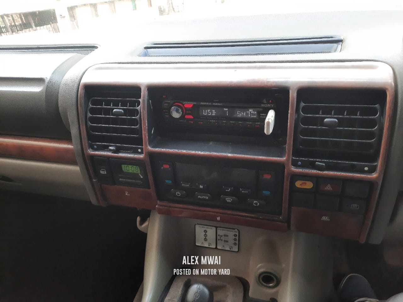 Land Rover Discovery 2 2004 Brown