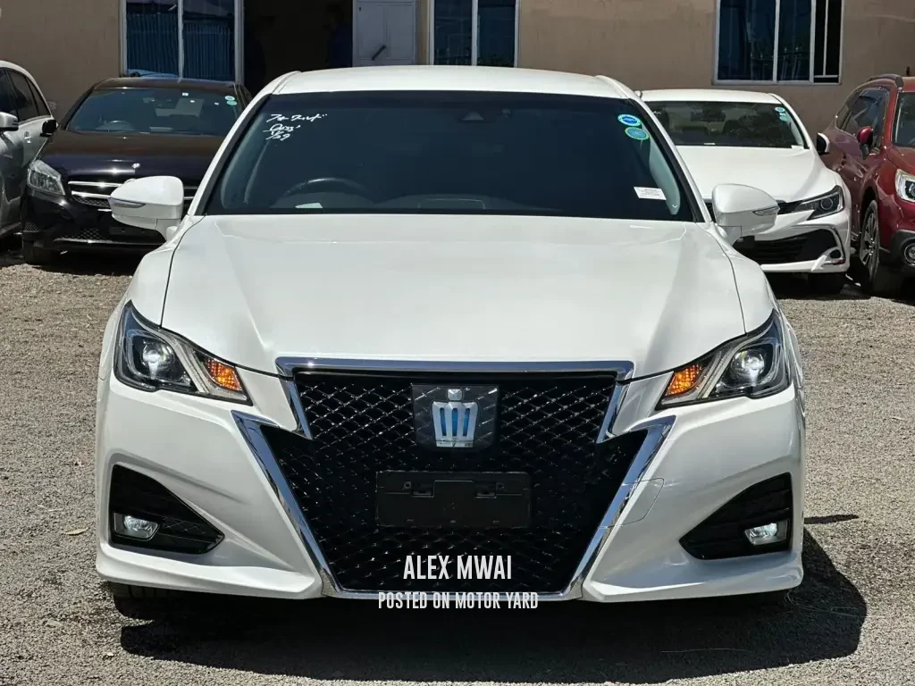 Toyota Crown 2017 White