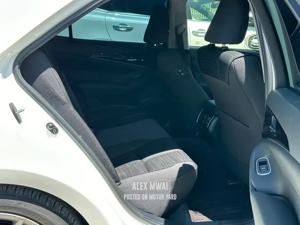 Toyota Crown 2017 White