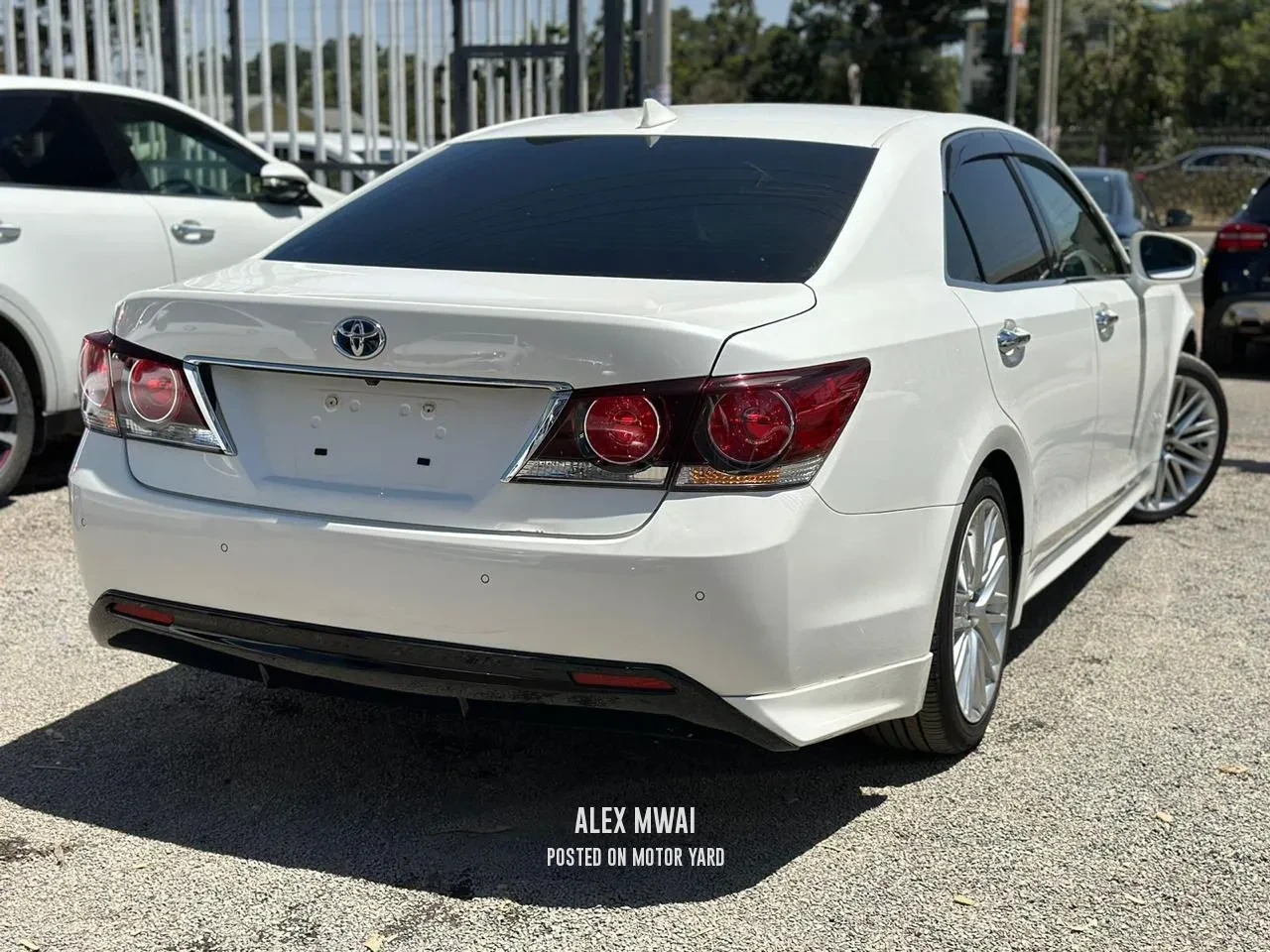 Toyota Crown 2017 White