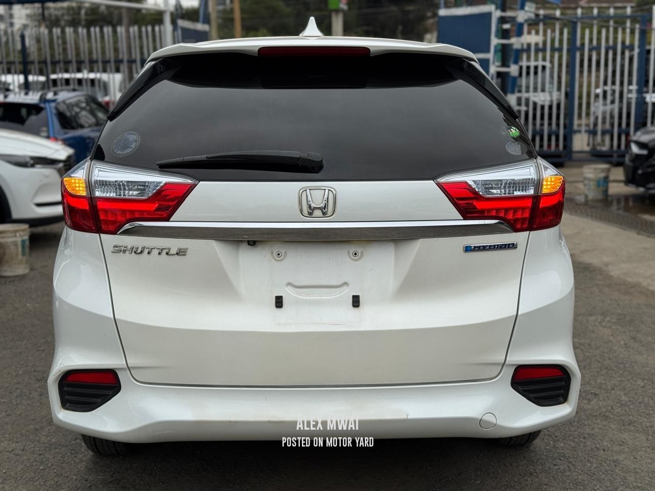 Honda Fit Shuttle 2016 White