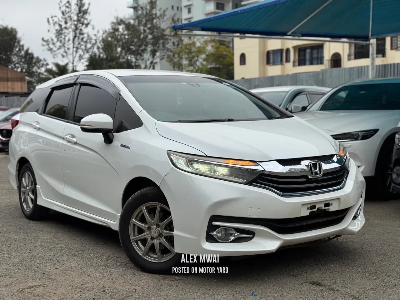 Honda Fit Shuttle 2016 White