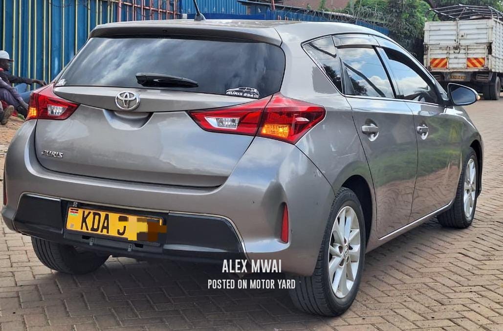 Toyota Auris 2013 Grey