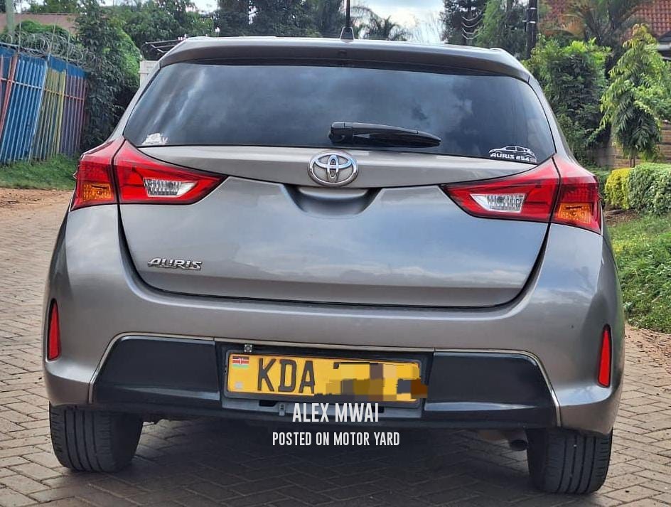 Toyota Auris 2013 Grey