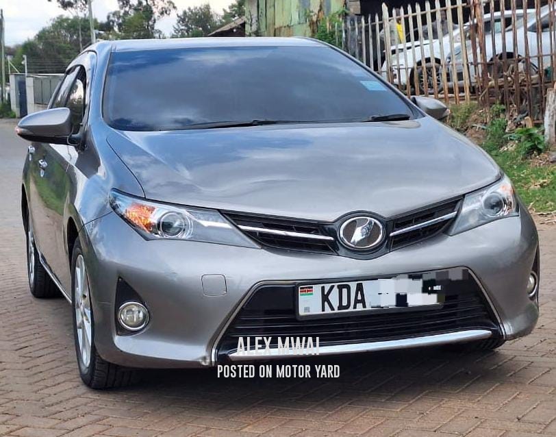 Toyota Auris 2013 Grey