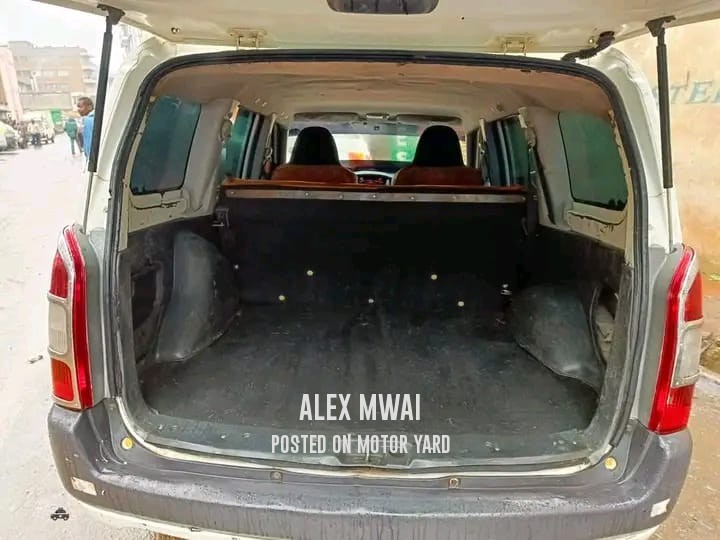 Toyota Probox 2014 White