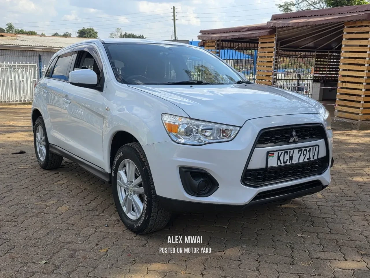 Mitsubishi RVR 2014 White