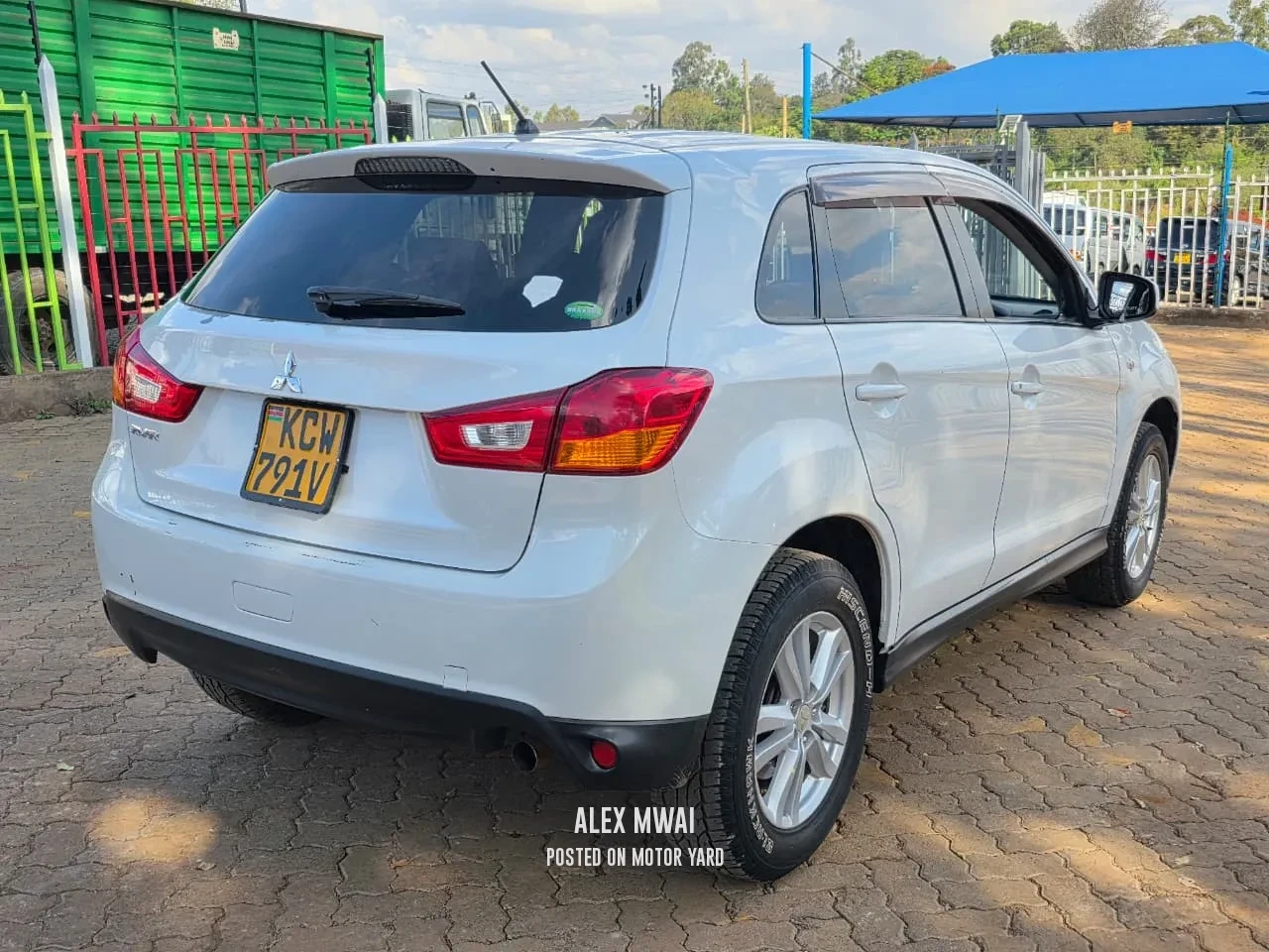 Mitsubishi RVR 2014 White