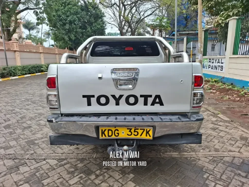 Toyota Hilux Vigo D/Cab 2015 Blue