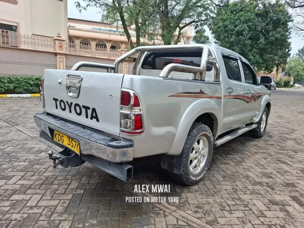 Toyota Hilux Vigo D/Cab 2015 Blue