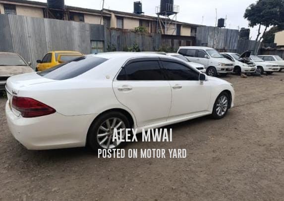 Toyota Crown 2008 White