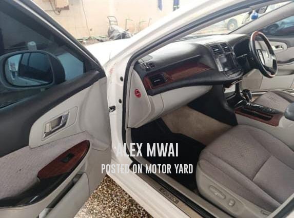 Toyota Crown 2008 White