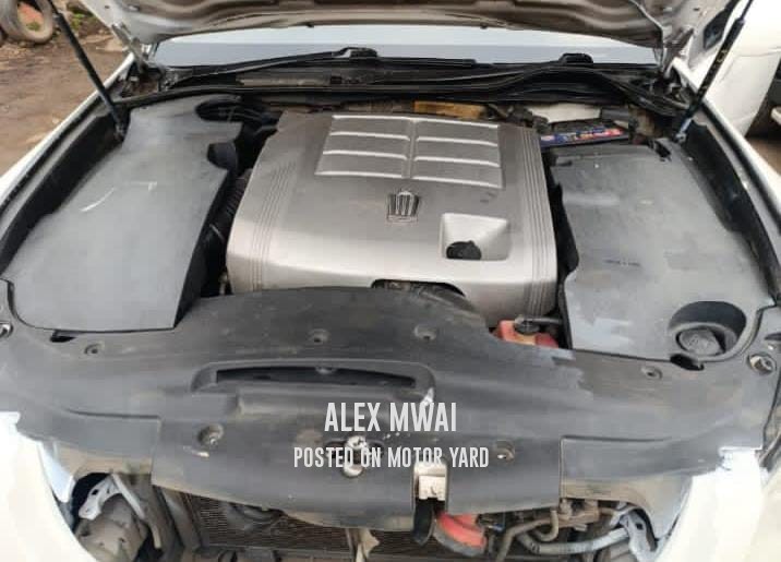 Toyota Crown 2008 White