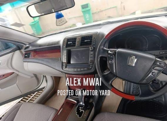 Toyota Crown 2008 White