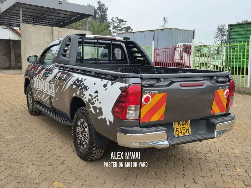 Toyota Hilux Vigo S/Cab 2017 Black