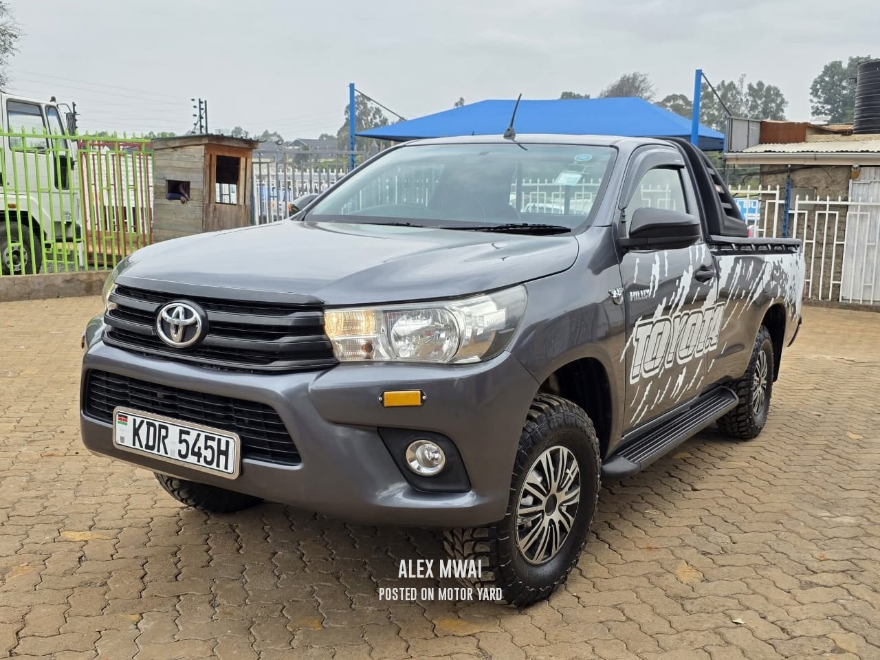 Toyota Hilux Vigo S/Cab 2017 Black