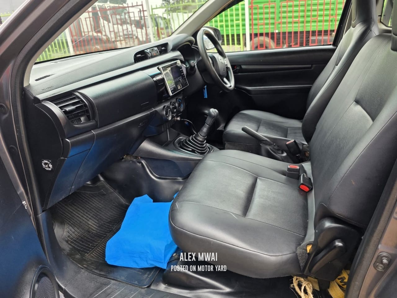 Toyota Hilux Vigo S/Cab 2017 Black