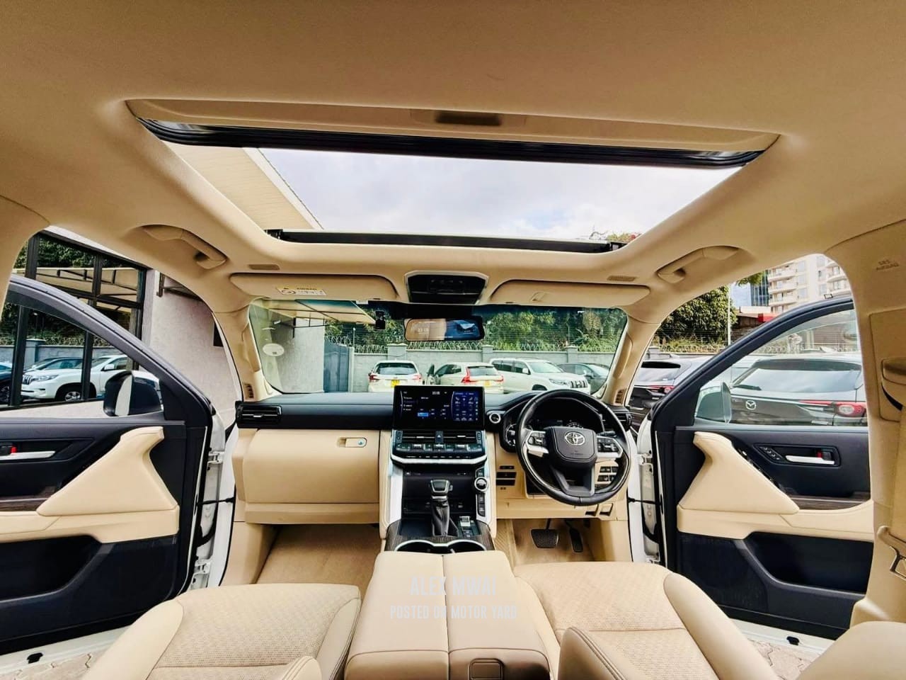 Toyota Land Cruiser Prado ZX 2023 White