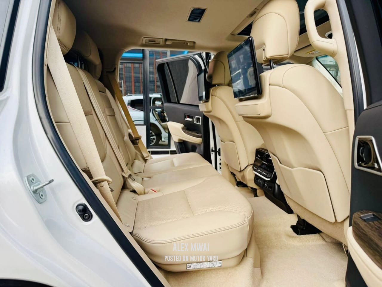 Toyota Land Cruiser Prado ZX 2023 White