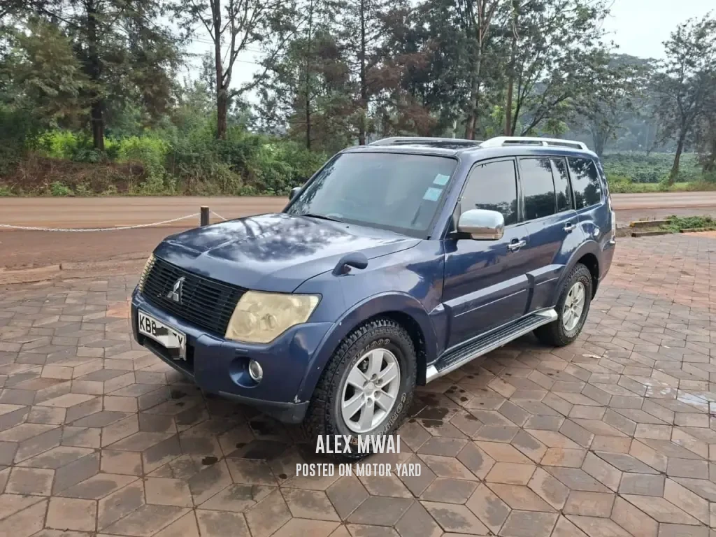 Mitsubishi Pajero Di-D 2012 Black