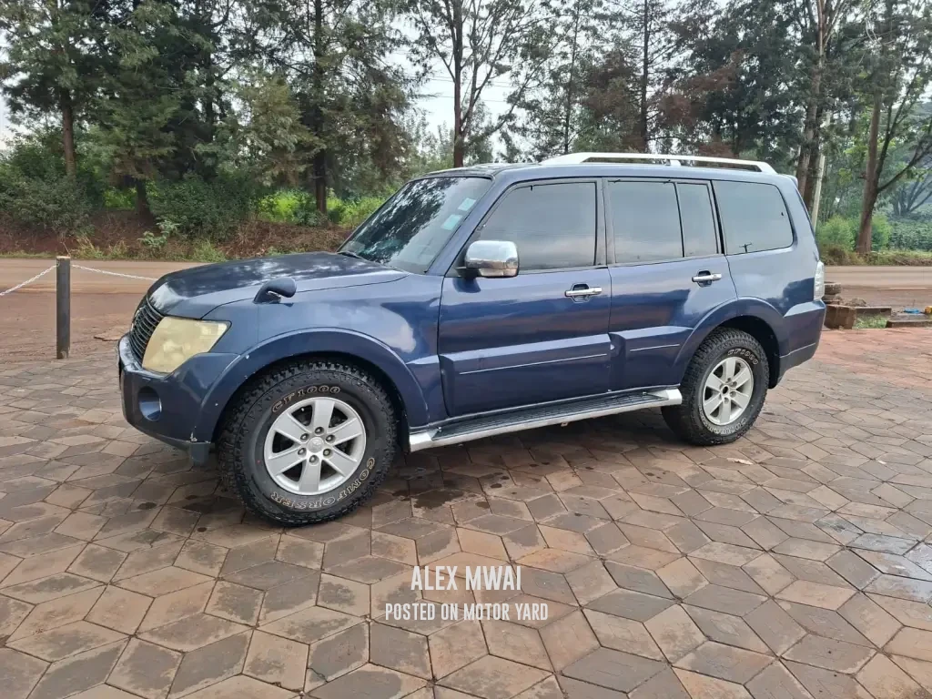 Mitsubishi Pajero Di-D 2012 Black