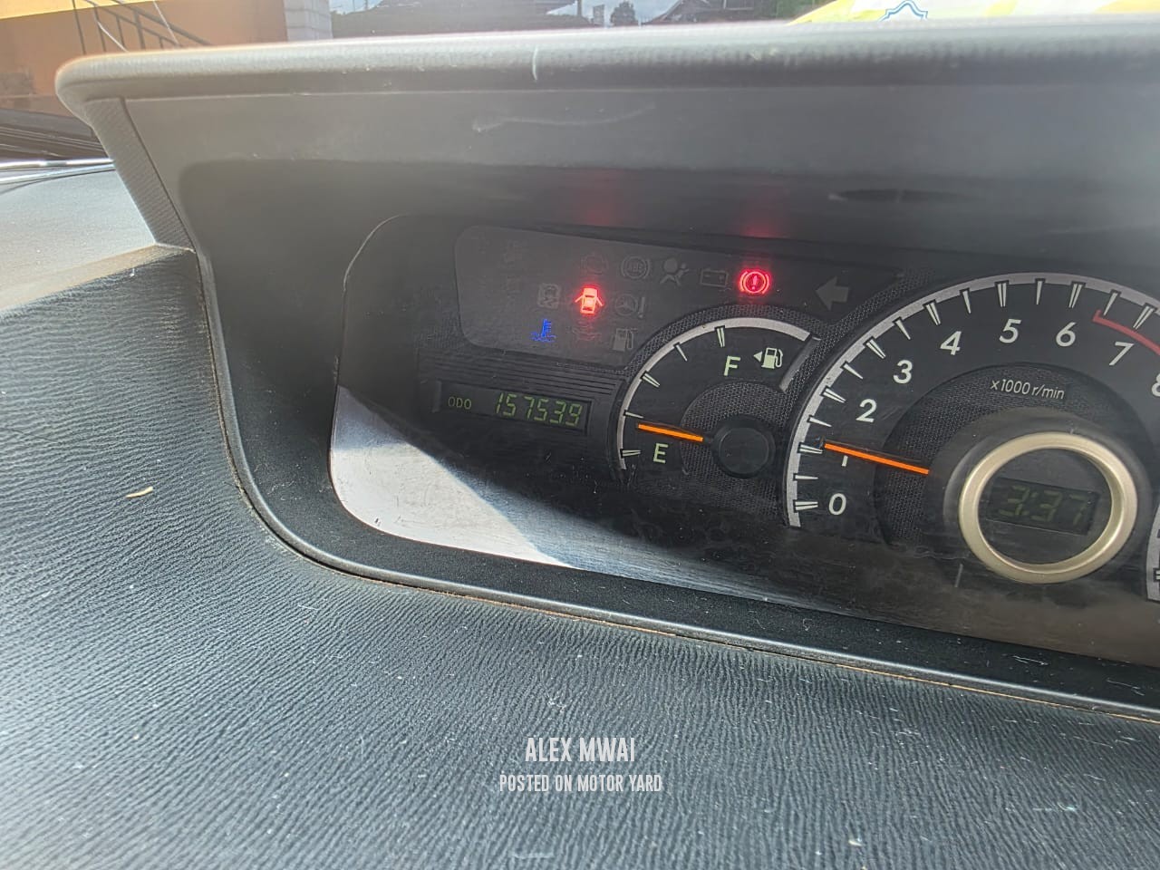 Toyota Noah 2014 Silver