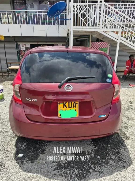 Nissan Note 2013 Maroon