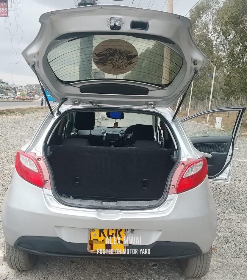 Mazda Demio 2011 Silver