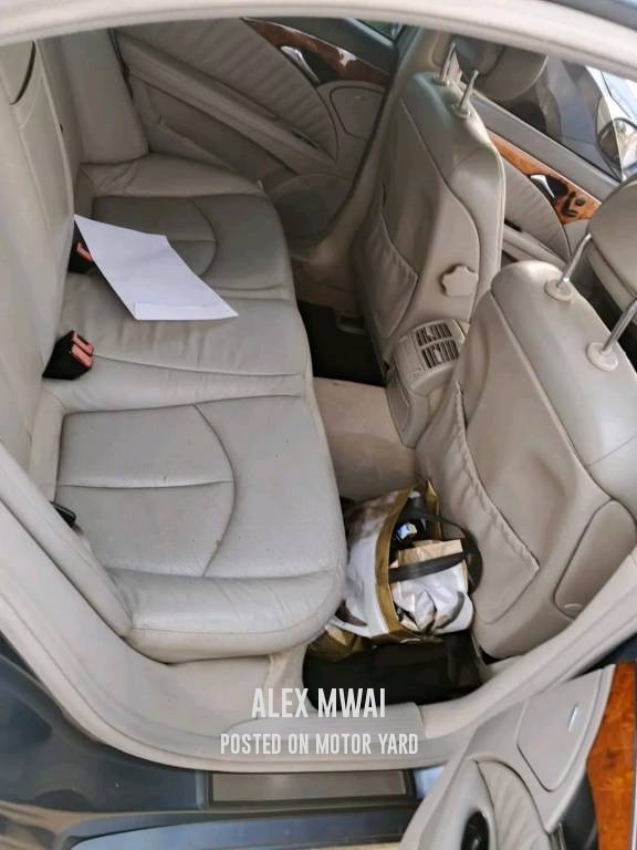 Mercedes-Benz E200 2003 Blue