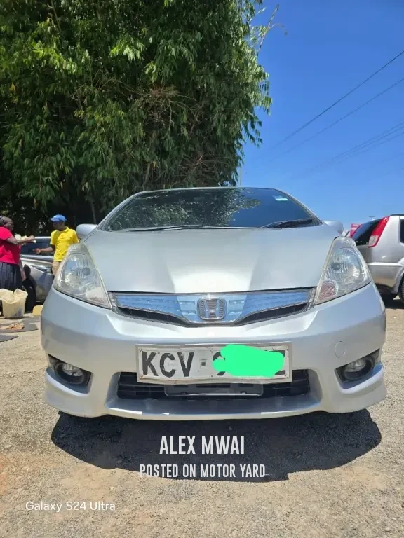 Honda Fit Shuttle 2011 Silver