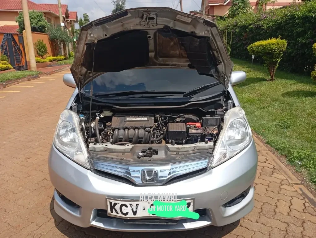 Honda Fit Shuttle 2011 Silver