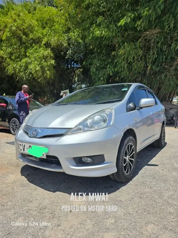 Honda Fit Shuttle 2011 Silver